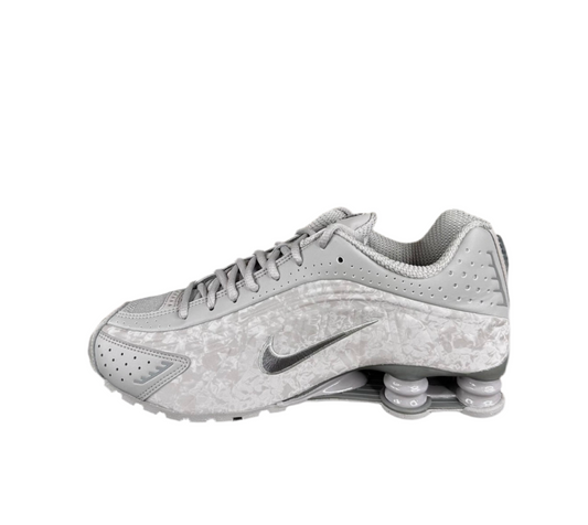 Nike Shox R4
